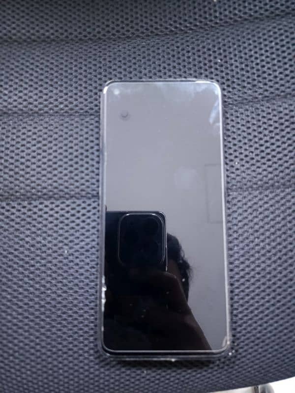 One plus Nord N10 5G.  6gb rom or 126gb ram . Condition 10/10. 3