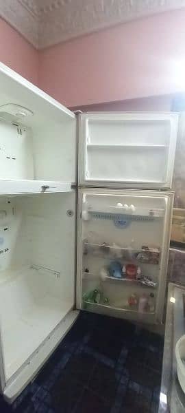 lg fridge urgent sale 5