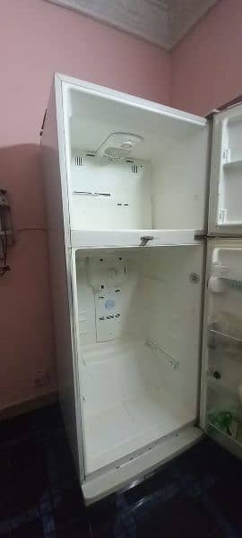 lg fridge urgent sale 6