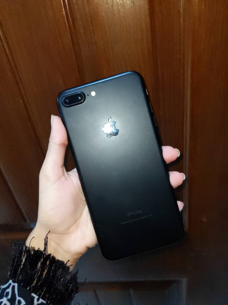 Iphone 7 plus 128gb PTA Approved black 3