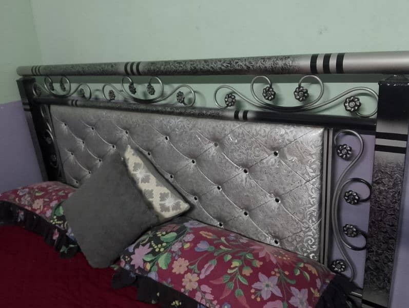 king size bed and three seater sofa for sale in karachi 3