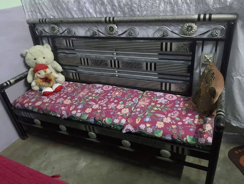 king size bed and three seater sofa for sale in karachi 6