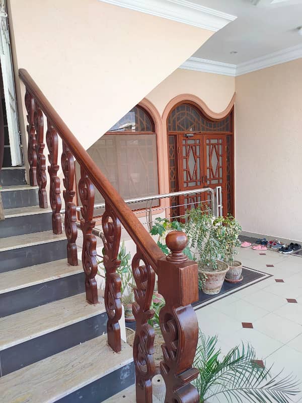 Prime Location House for Sale 240 Sq yards Block 2 Gulistan e Johar 9