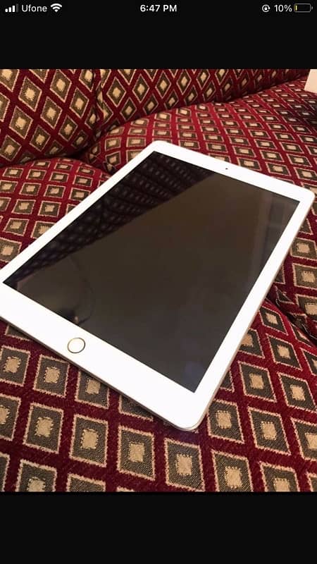 ipad 5th Gen, Great condition, 32gbs, Gold color, no fault 2