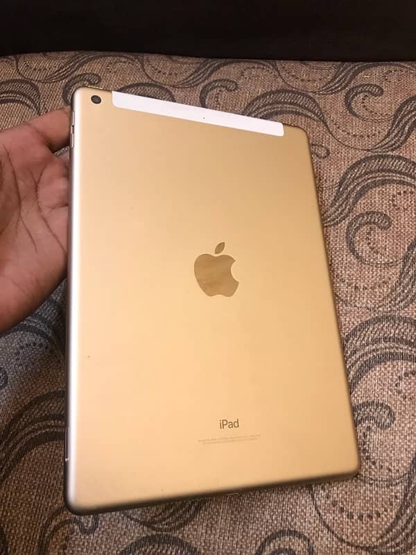 ipad 5th Gen, Great condition, 32gbs, Gold color, no fault 3