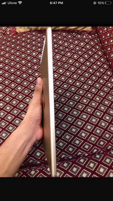 ipad 5th Gen, Great condition, 32gbs, Gold color, no fault 4