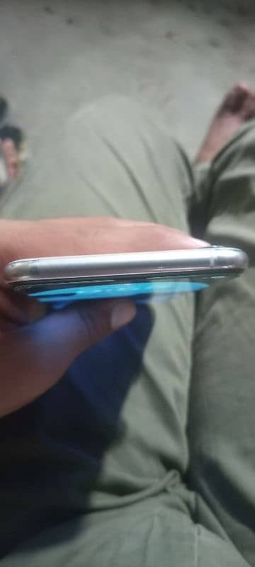 I PHONE XS MAX NON PTA 10/10 CONDITION 4