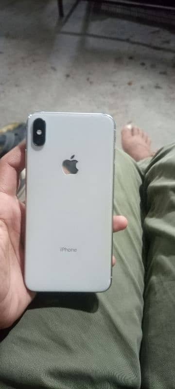 I PHONE XS MAX NON PTA 10/10 CONDITION 6