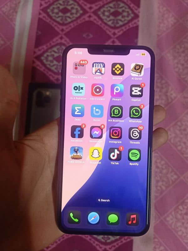 Iphone 11 pro max, factory unlocke non pta 1