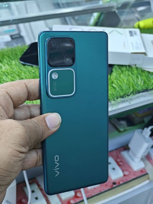 vivo v30 12/256 Urgent Sale 7