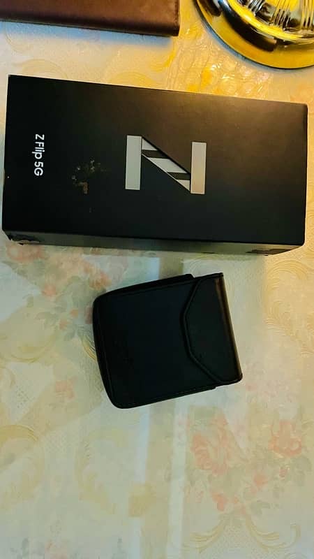 Samsung Z flip 1 non pta Read complete Add 5