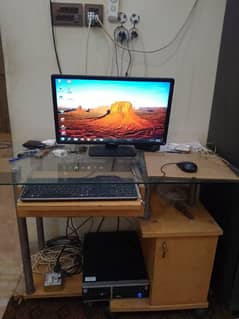 computer set-up LED 22 inch/pc/mouse/keyboard