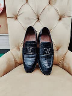 Leadger Shoes 10 by 10