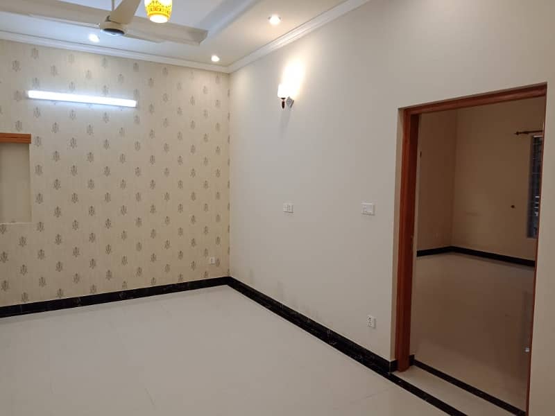 10 Marla Very Slightly Used House Is Available For Sale On Top Location Of Wapda Town Lahore 1