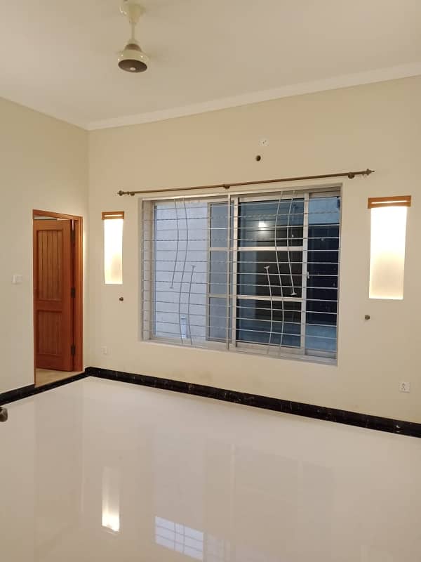 10 Marla Very Slightly Used House Is Available For Sale On Top Location Of Wapda Town Lahore 16