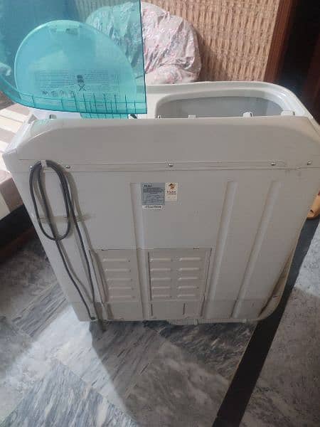 Haier semi automatic twin tub washing machine 3