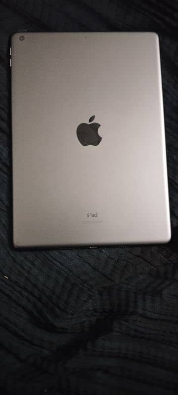 iPad 9th generation - WiFi 64GB 3