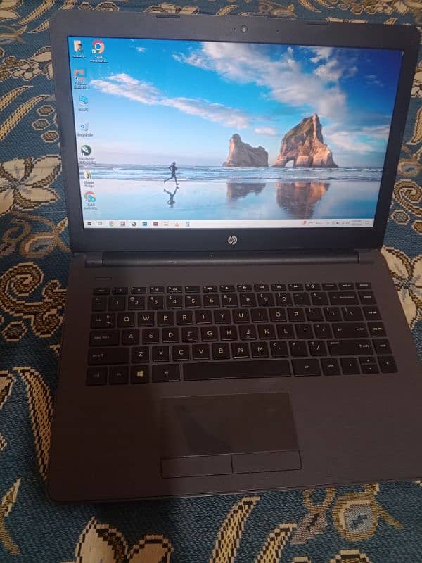 HP Laptop AMD 4Gb ram 500Gb harddisk 128 Gb SSD 2GB graphic card 2