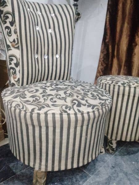 Sofa chairs and stool with lamp 3