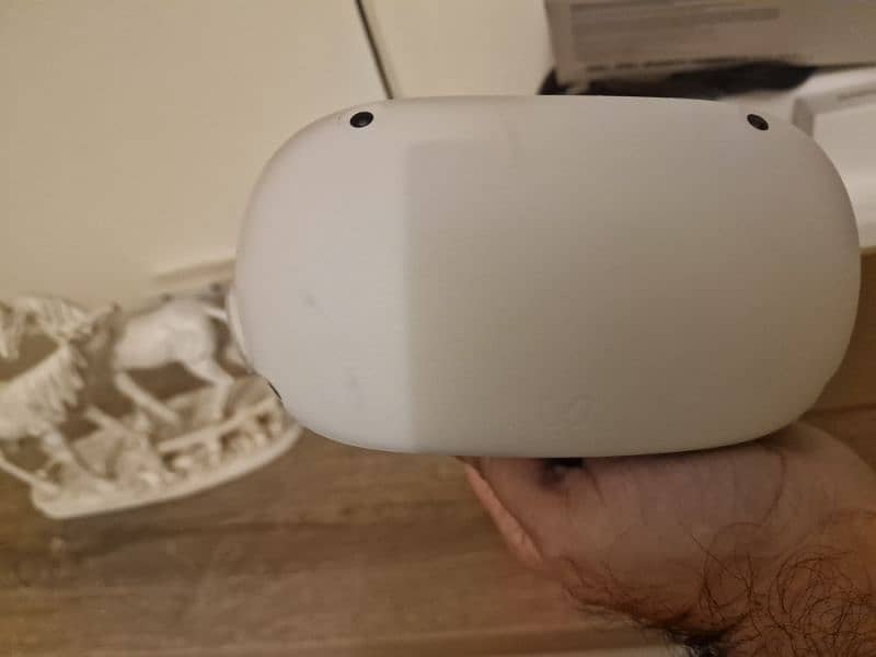 Oculus Quest 2 "Immaculate Condition" 1