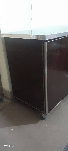 Iron stand for sale in good condition 2