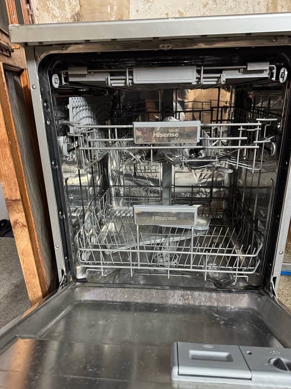 Hisense Dubai import dishwasher 3