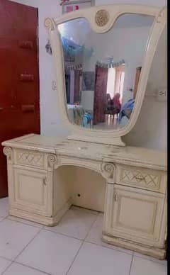 dressing table