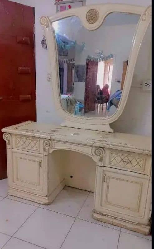 dressing table 0