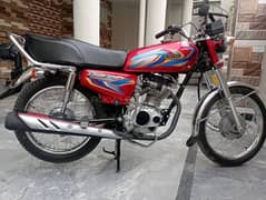 United 125 red color