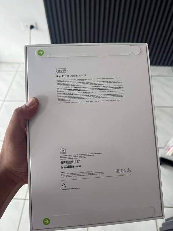 apple ipad m4 pro new condition ha model 204 with box 1