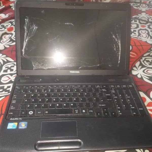 laptop Toshiba core i3 generation 1