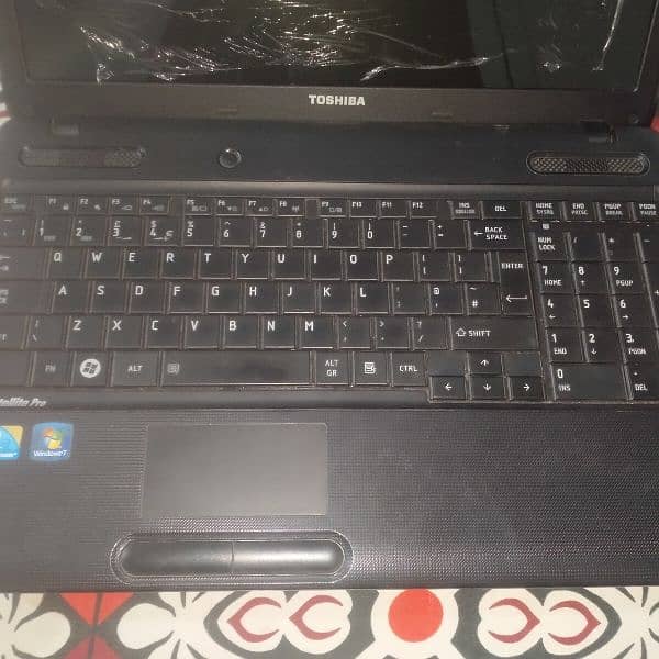 laptop Toshiba core i3 generation 6