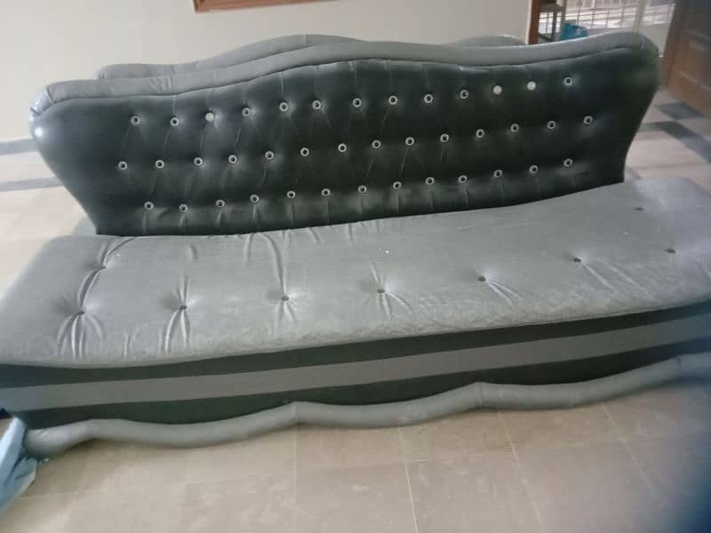 7 seater sofa available for sale 4