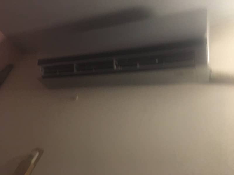 AC for sale in Good condition 2