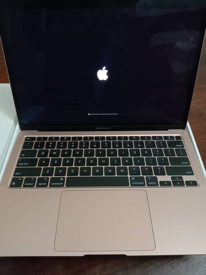 MacBook air 2020 8/256 13 inch 3