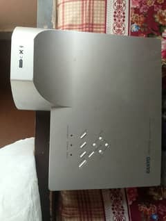 Sanyo projector 10by10 condition high quality picture