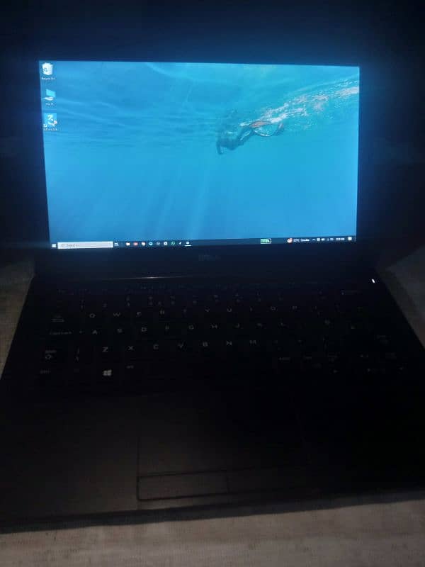 Dell laptop 8Gb ram 256Gb SSD memory 3