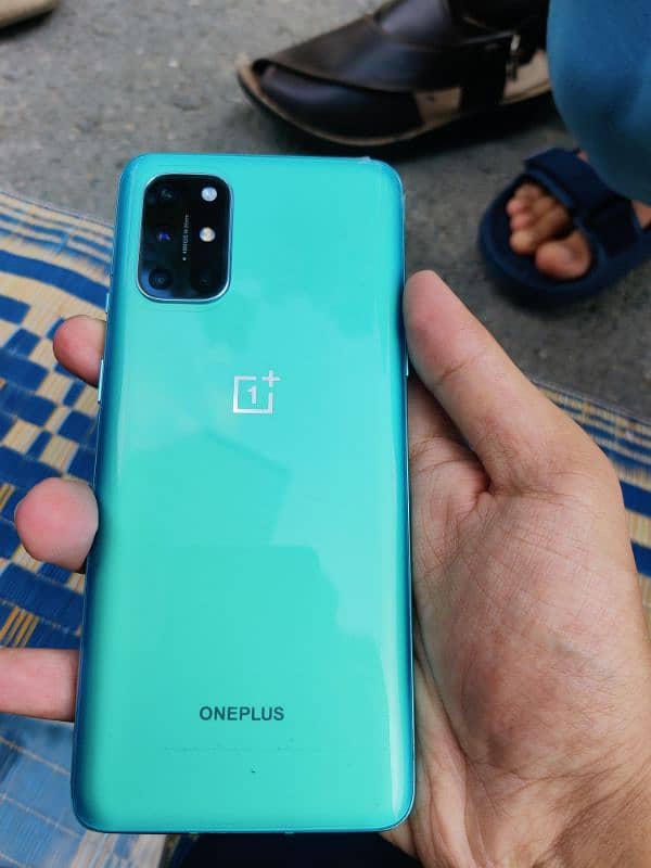 OnePlus 8t with charger(65w warp) 0