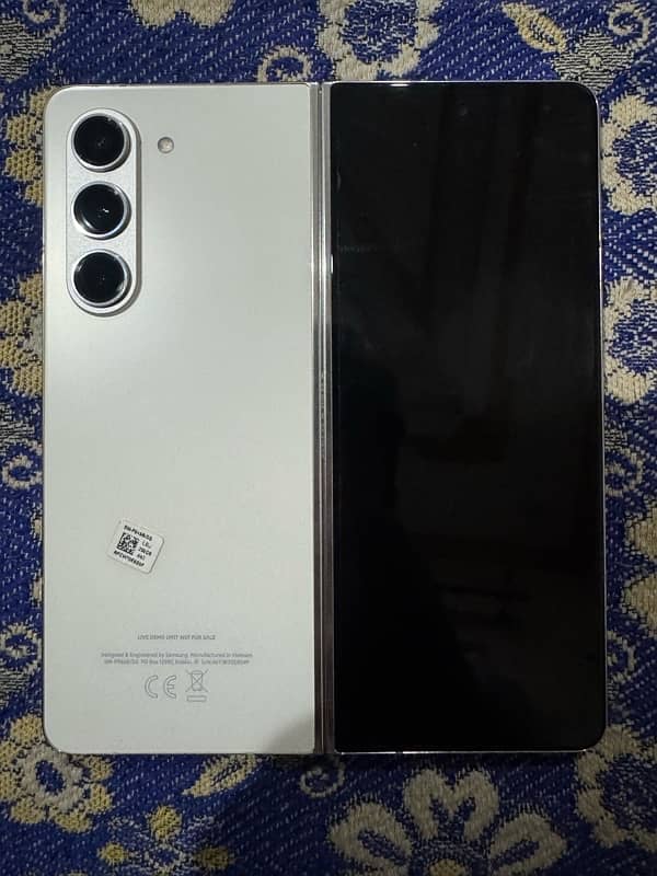 Samsung Galaxy Z Fold 5 L. d. unit 0