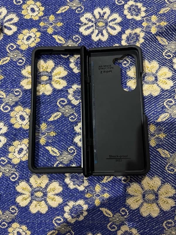 Samsung Galaxy Z Fold 5 L. d. unit 9