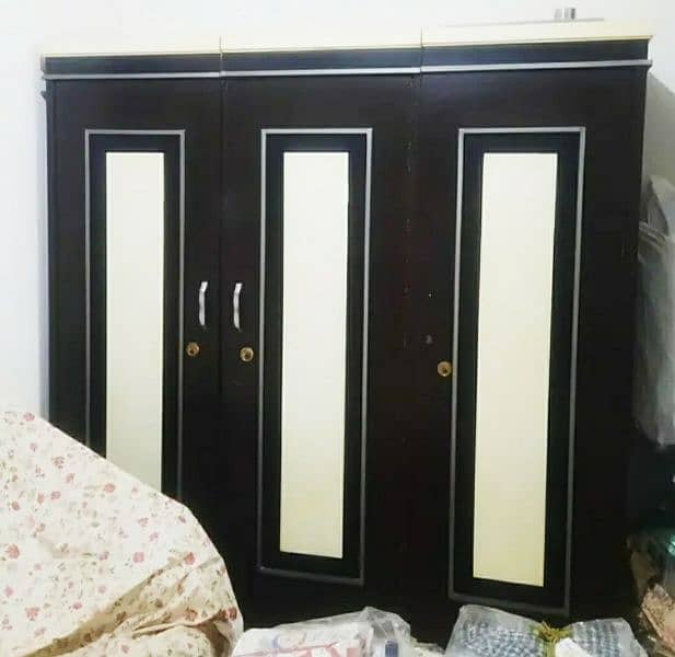 Bedroom Furniture | Wardrobe | Dressing Table | sidetable | Divider 4