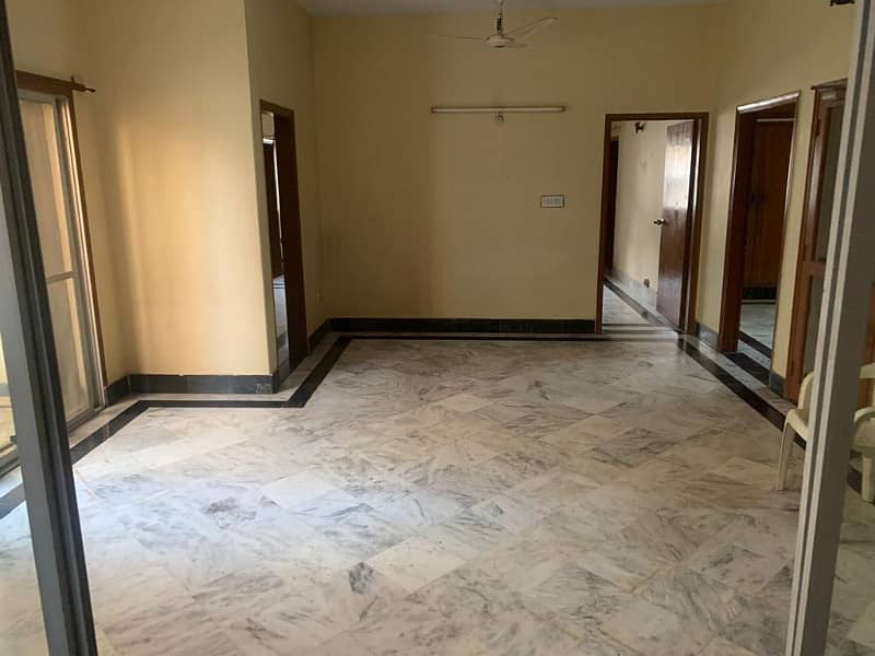 3 BED DD UPPER PORTION WITH ROOF FOR RENT IN GULSHAN E IQBAL BLOCK 13 5