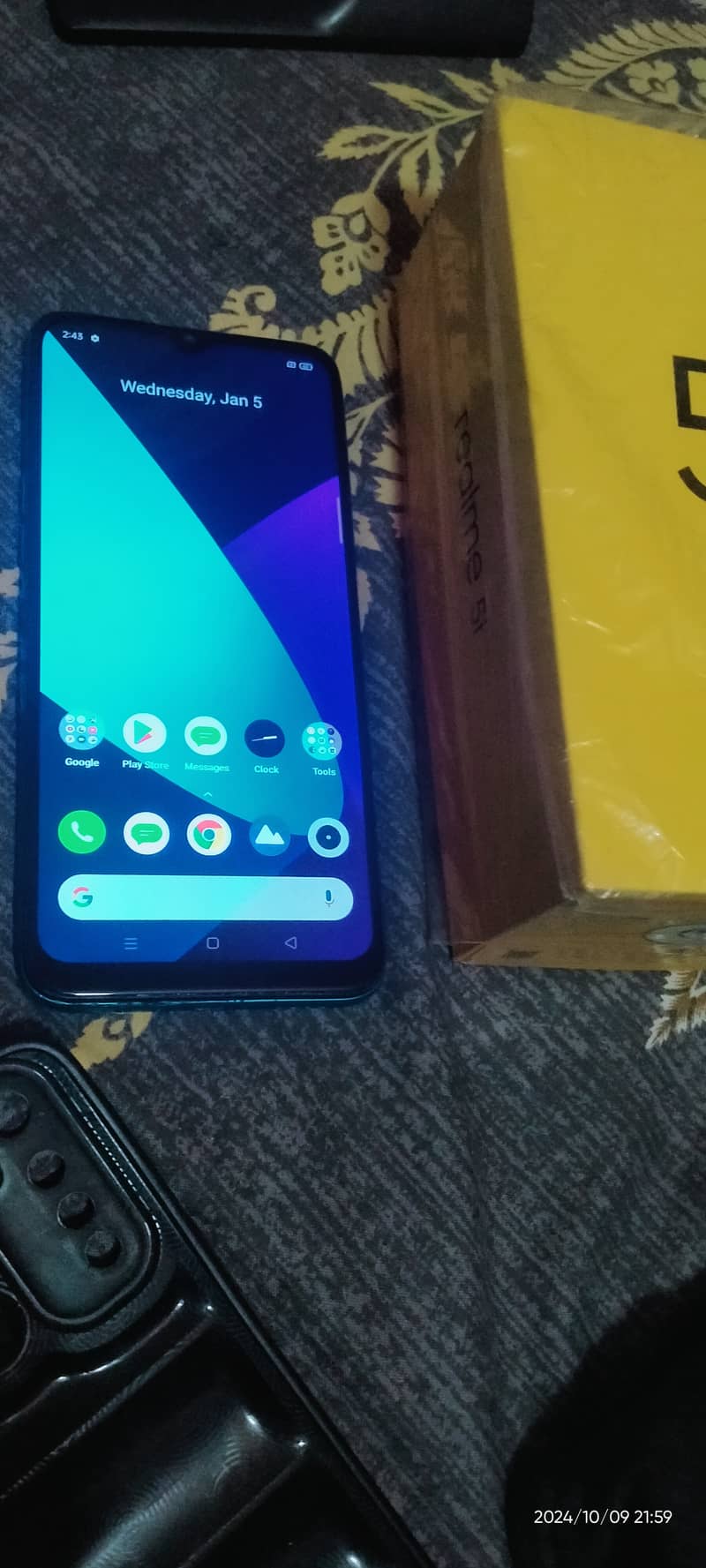 realme 5i 4/64 3