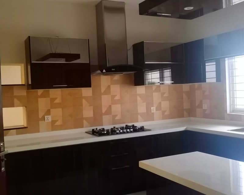 10 Marla Upper portion for Rent in Bahria Town 1