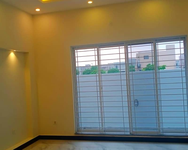 10 Marla Upper portion for Rent in Bahria Town 6