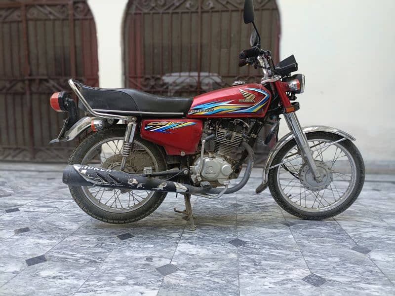 Honda 125 bike 17/18 model excellent bike Golden number 0