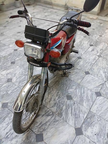 Honda 125 bike 17/18 model excellent bike Golden number 4