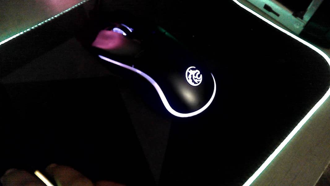 Best yilma qs-301 mouse only 1,300Rs contact me on 03352718470 2