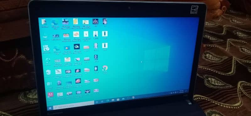 Lenovo ThinkPad laptop 4gb Ram 90gb ssd storage 7