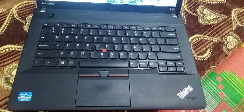 Lenovo ThinkPad laptop 4gb Ram 90gb ssd storage 13